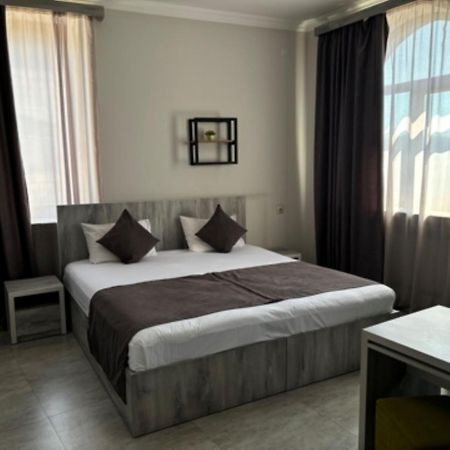 Hotel Menua Yerevan Luaran gambar