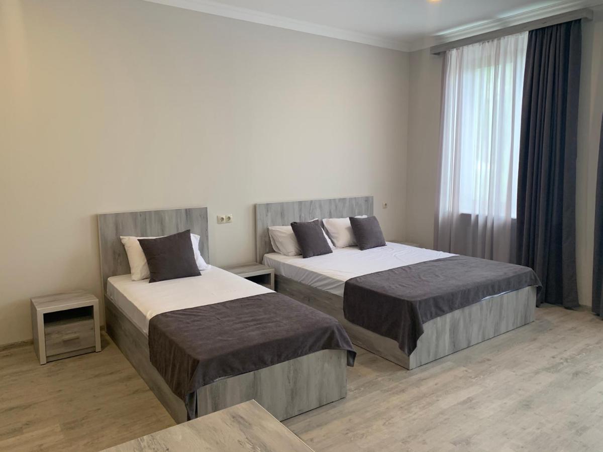 Hotel Menua Yerevan Luaran gambar