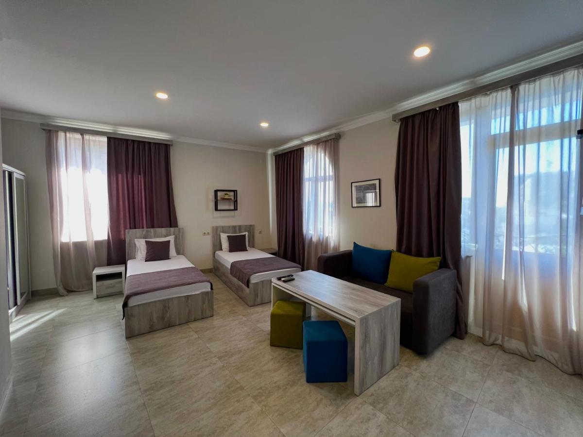 Hotel Menua Yerevan Luaran gambar