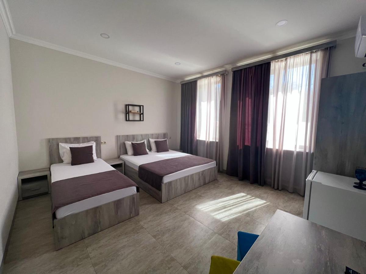 Hotel Menua Yerevan Luaran gambar