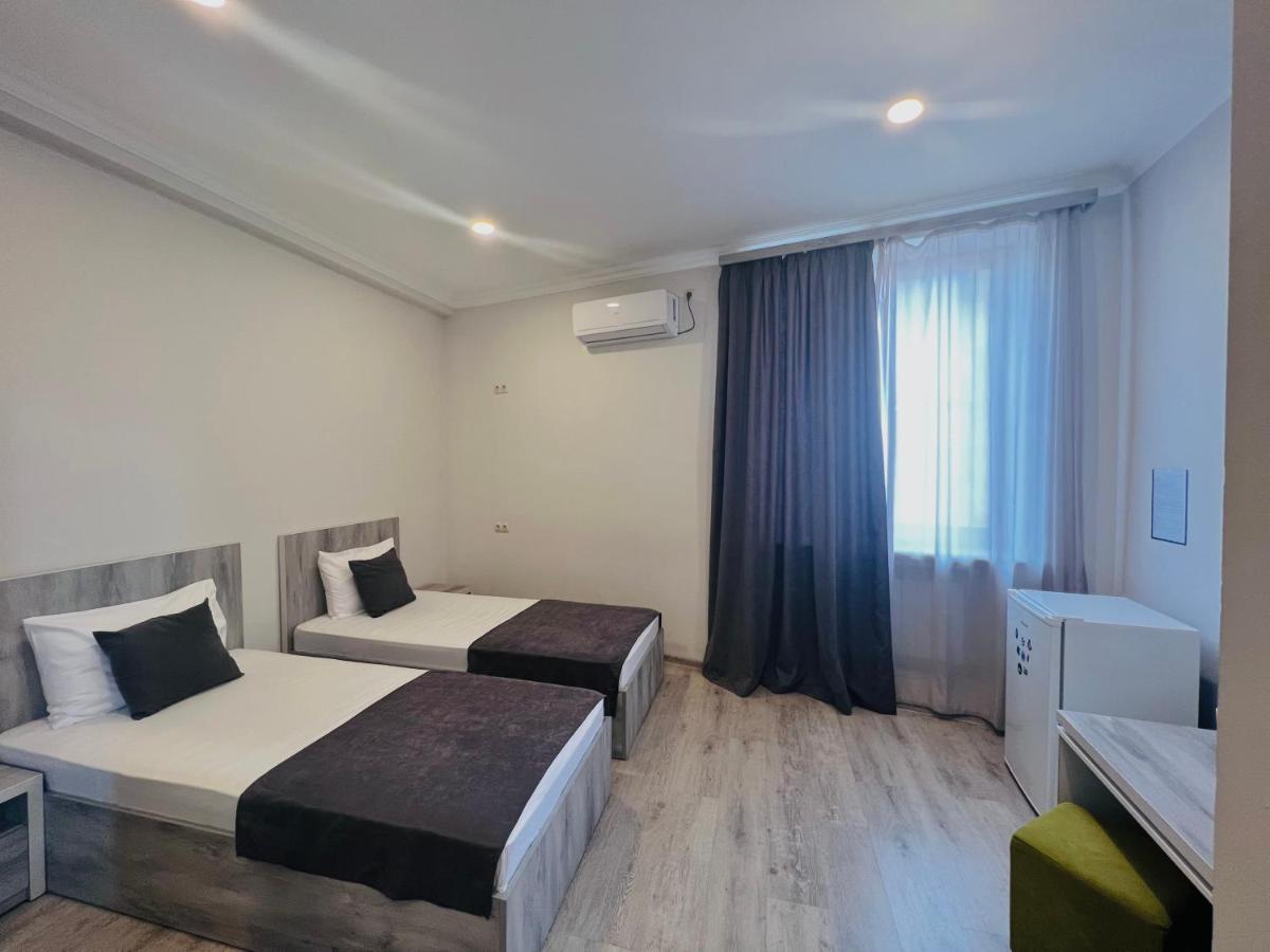 Hotel Menua Yerevan Luaran gambar