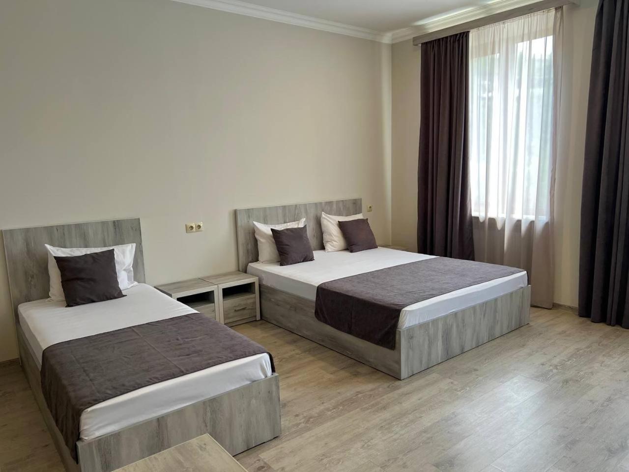 Hotel Menua Yerevan Luaran gambar