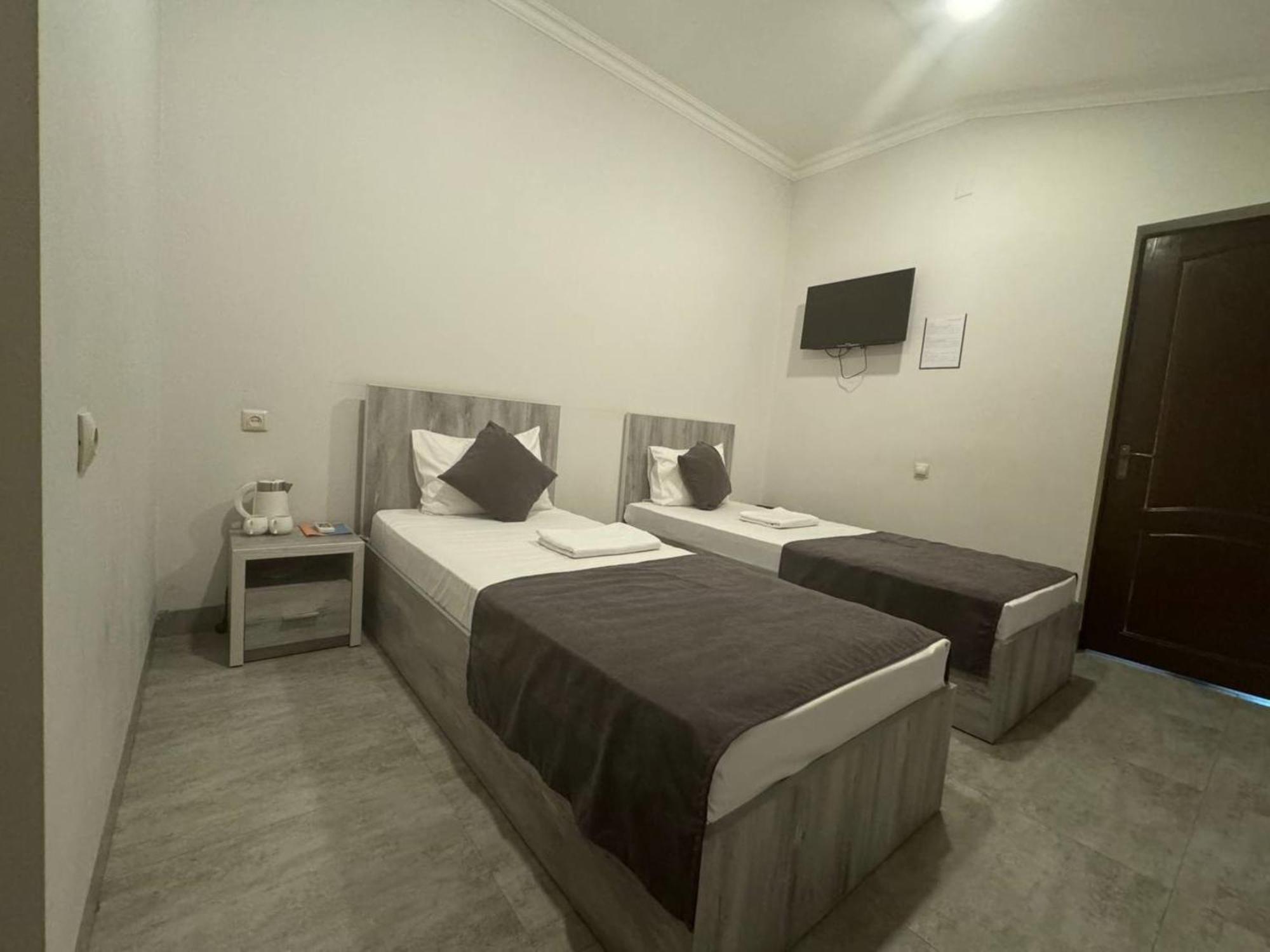 Hotel Menua Yerevan Luaran gambar