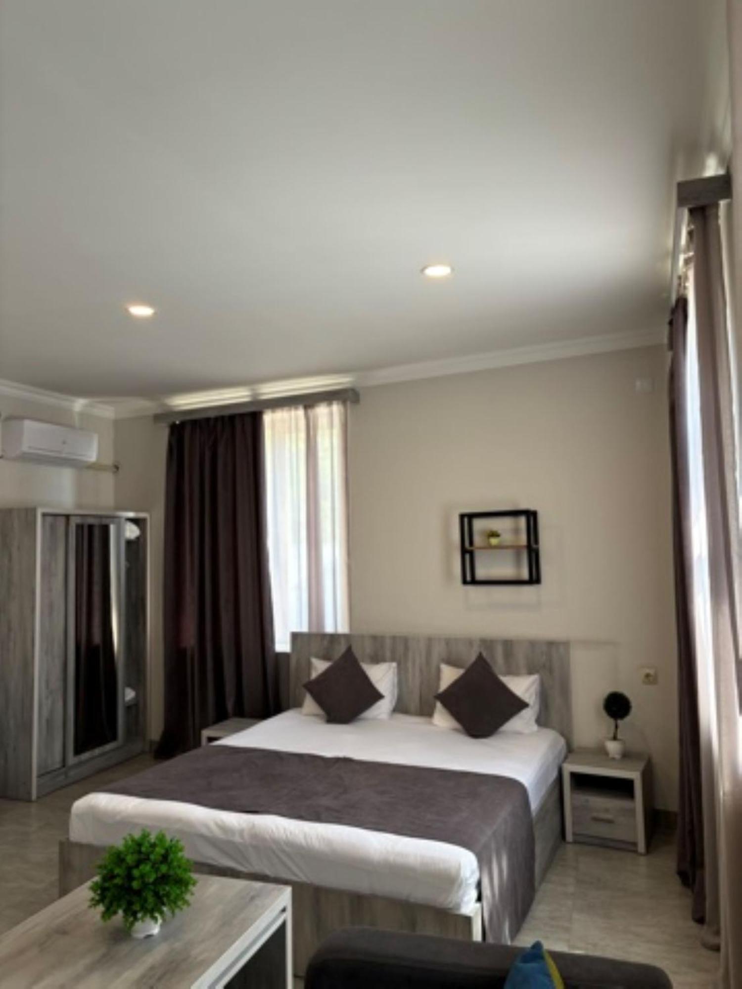 Hotel Menua Yerevan Luaran gambar